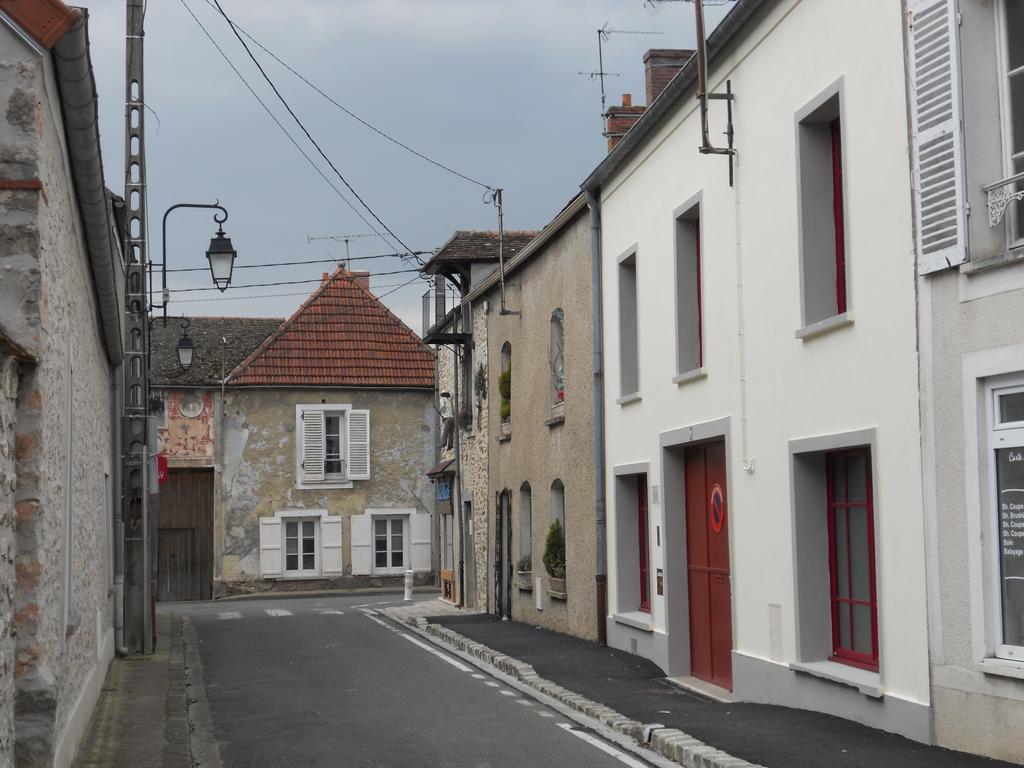 Le Nid D'Hirondelles Bed and Breakfast Perthes-en-Gatinais Exterior foto